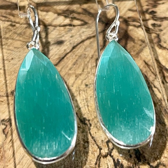 Blue Green Cat’s Eye Earrings 1 7/8” - Picture 7 of 11